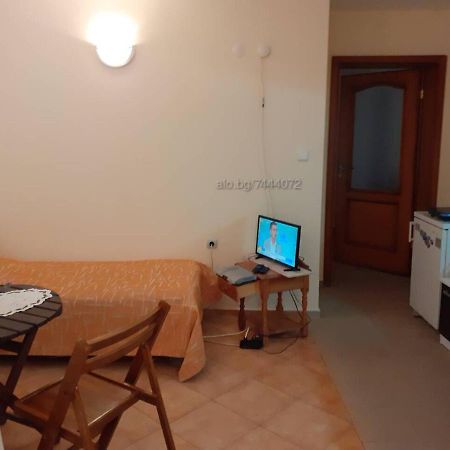 Private Studio Intsaraki - Sveti Vlas Extérieur photo