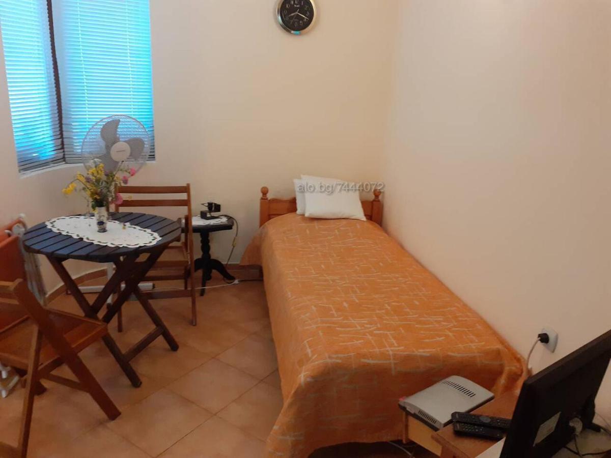 Private Studio Intsaraki - Sveti Vlas Extérieur photo